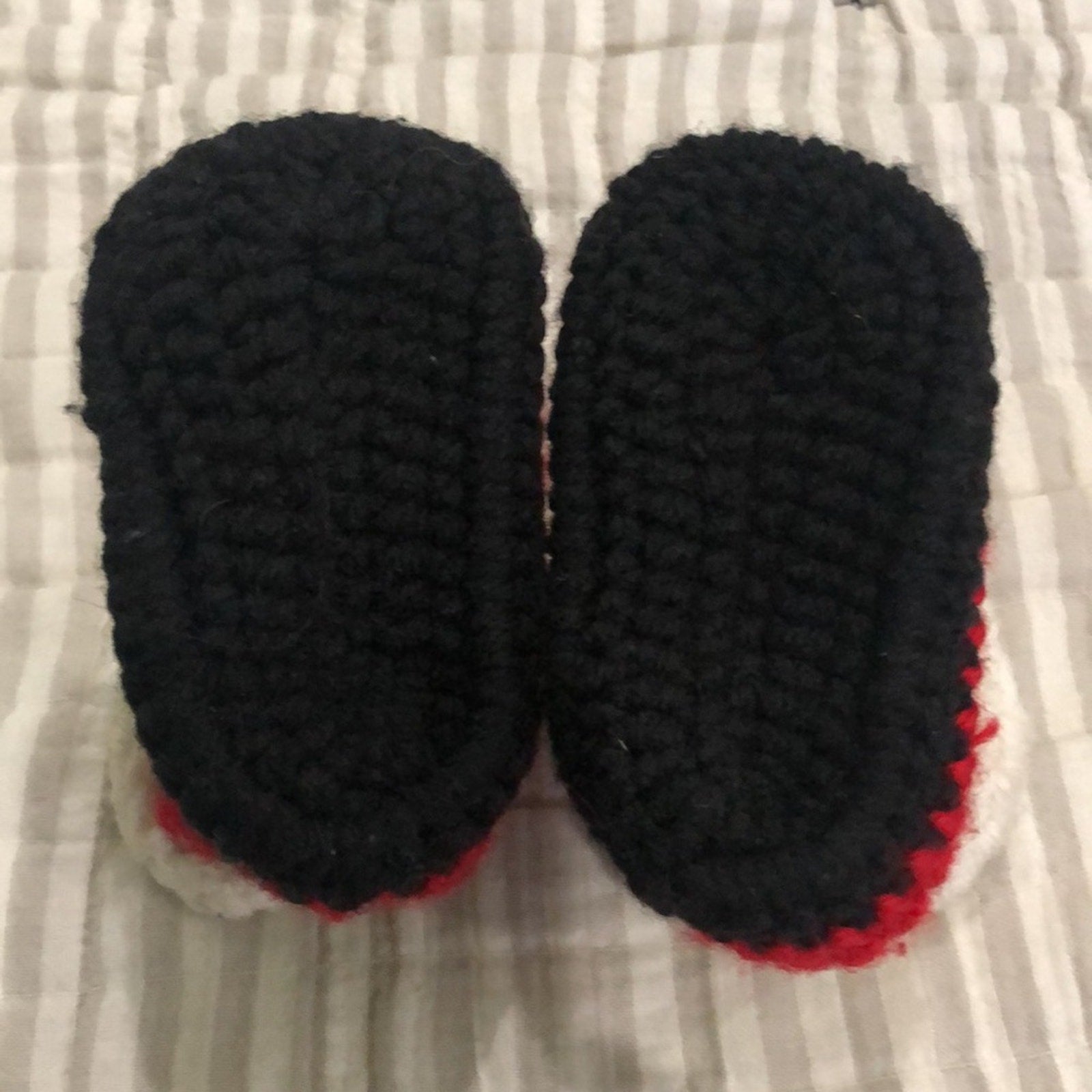 Crochet santa baby booties