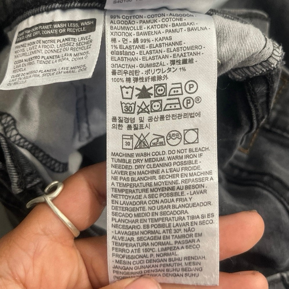 Levi's 502 Taper Denim Jeans Size 30X32 Modern Streetwear Casual Everyday