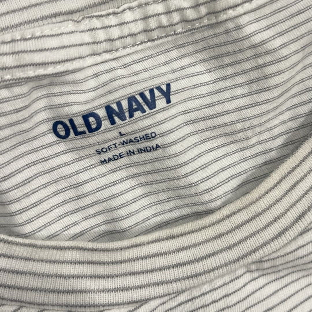 Old Navy Lot of 2 Men's Soft Washed T-Shirts Size Large Preppy Casual