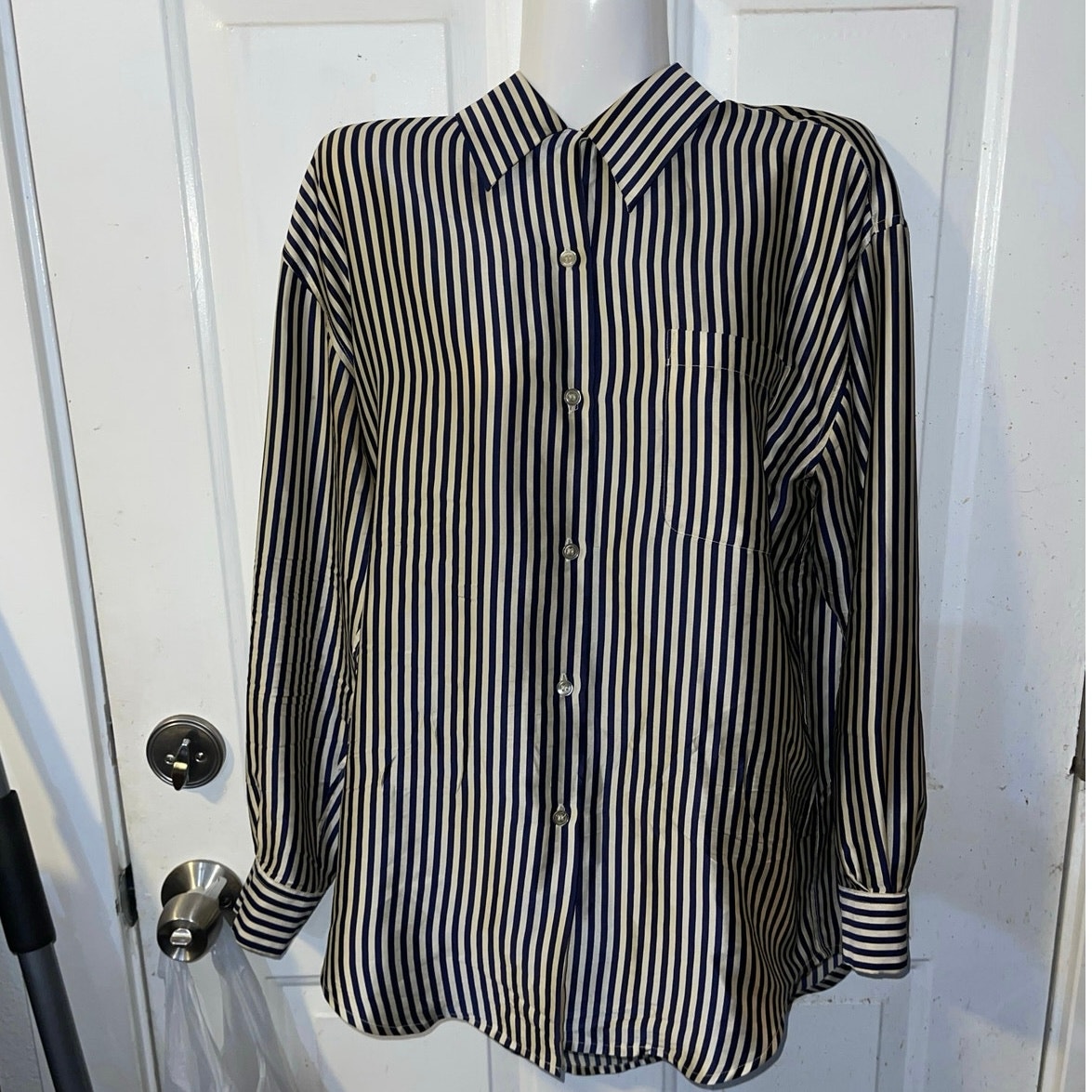 Tracy M Button Up Long Sleeve Striped Blouse 100% Silk Size M