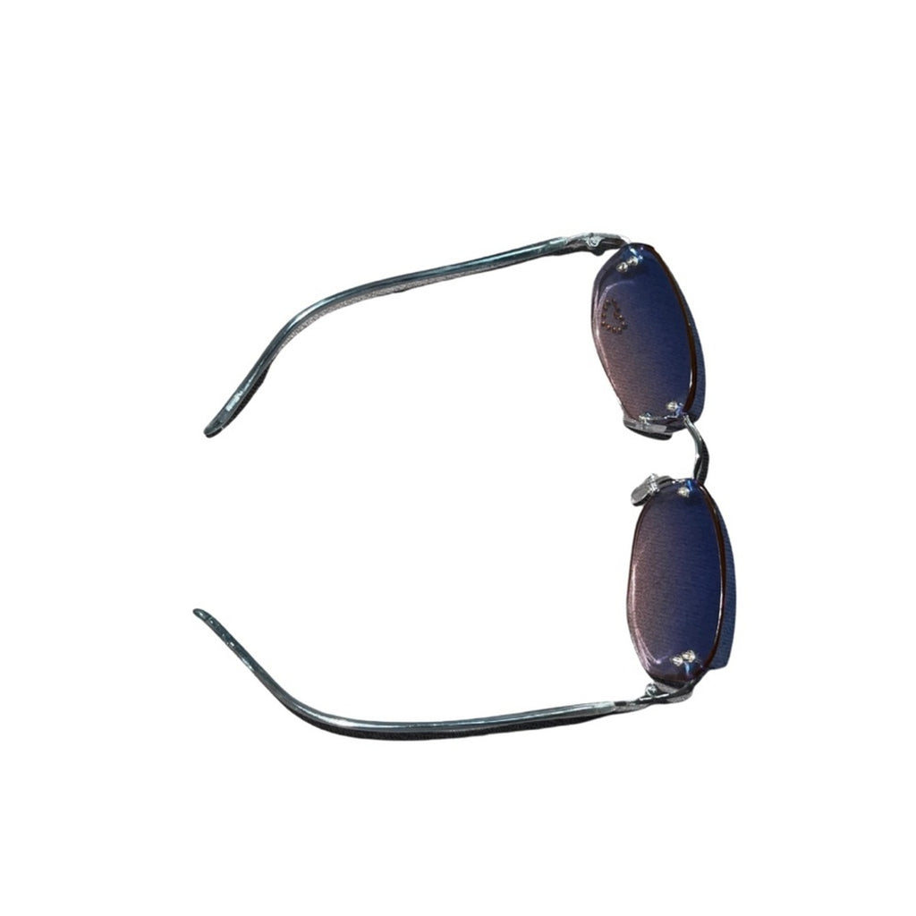 Cute Y2K Sunglasses w/ a gemstone heart design on the left lens.