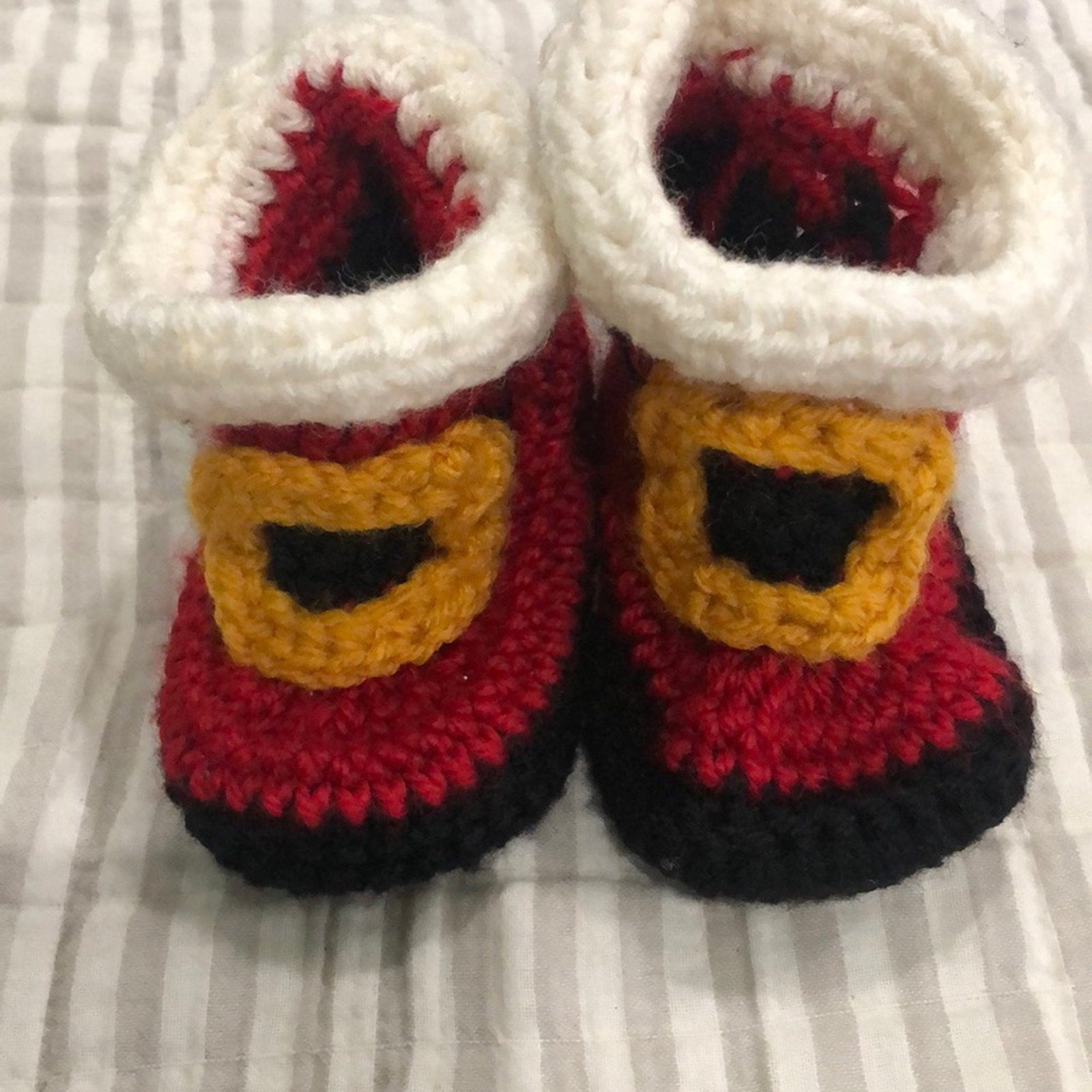 Crochet santa baby booties