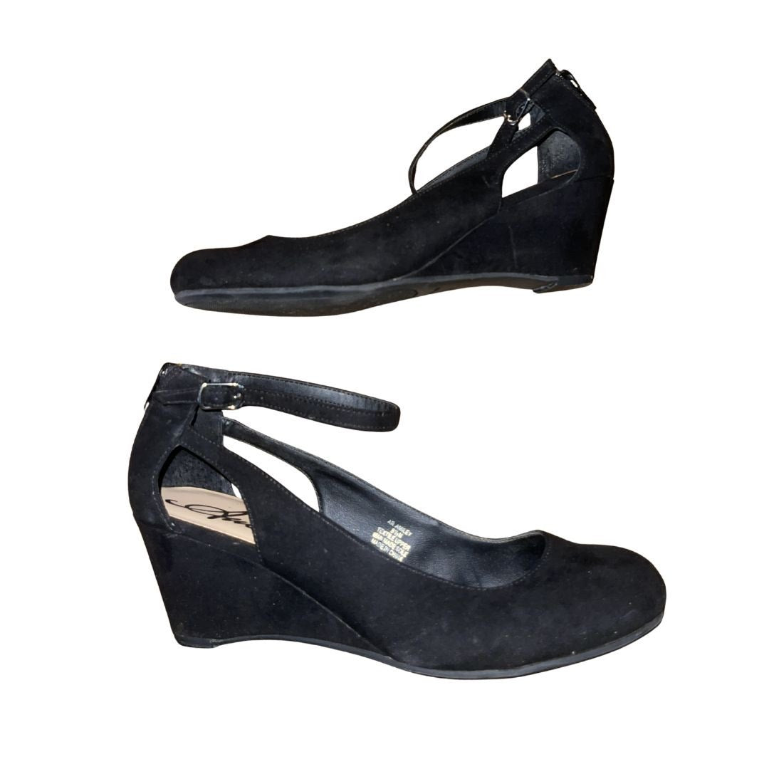 American Rag Amiley Cut Out Wedges Closed Toe Ankle Strap Size 8.5 Faux Suede