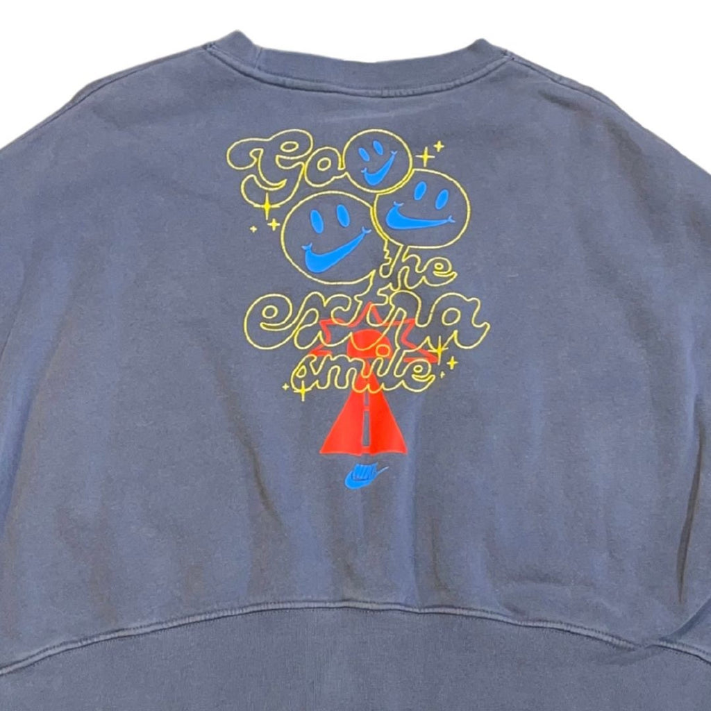 Nike Smile Trend Crewneck Sweater Cropped Size Small Sportswear Fleece