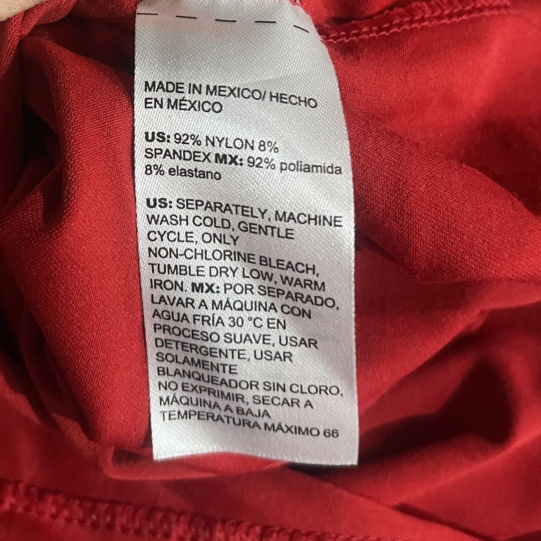 Chico's Red Sleeveless Microfiber Scoop Neck Tank Top Size Small Soft Stretch