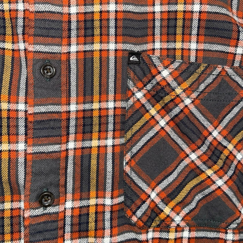Quicksilver Men's Flannel Plaid long-sleeve collar button up shirt size XL