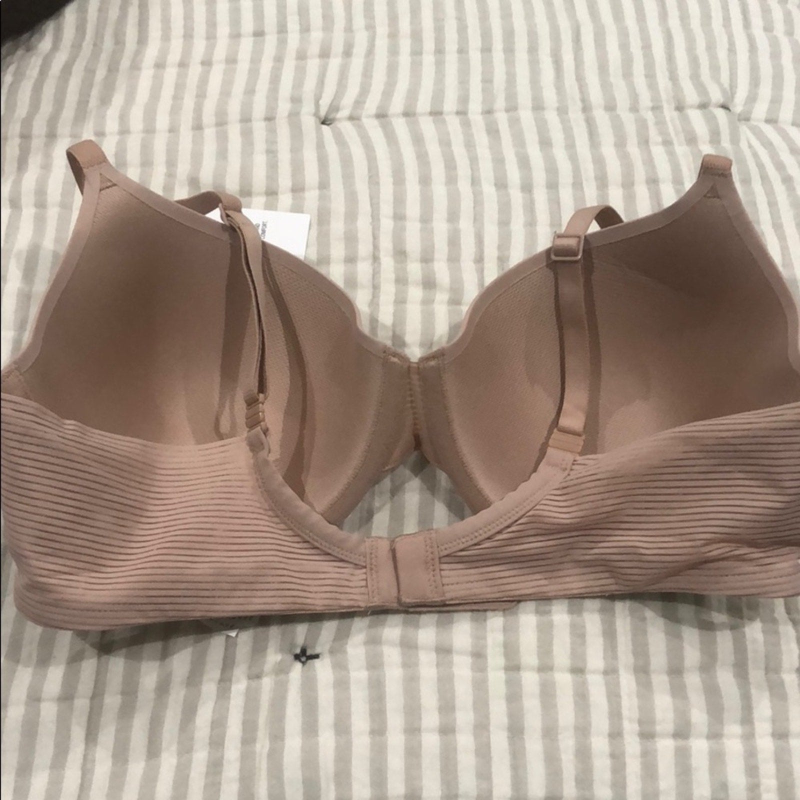 Calvin Klein lightly lined breathable bra strap conversion Size 34C NWT