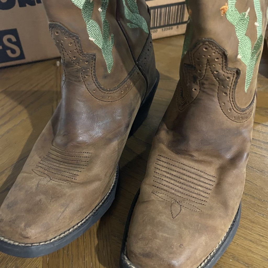 Justin Cowboy Western Boots Embroidered Cactus Shaft 8.5 Square Toe Rubber Sole
