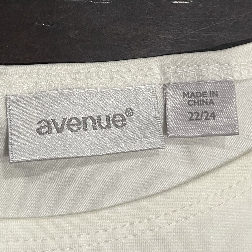 Avenue Off White Tank Top Blouse Plus Size 22/24 Casual Comfort