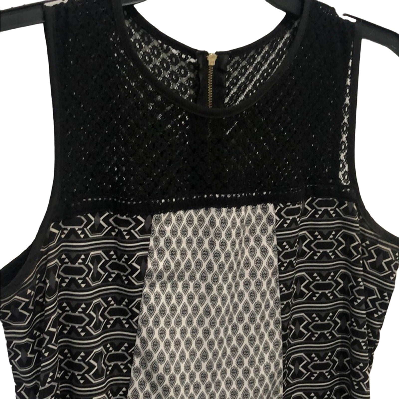 Xhilaration Women's Mini Dress Sleeveless Lace front and back zip Size M