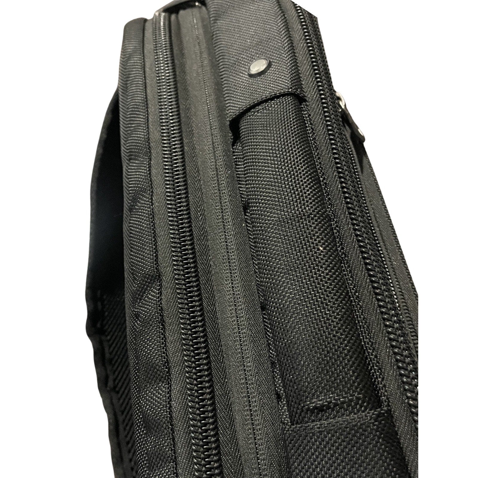 Kenneth Cole Reaction R-Tech Dual Compartment Briefcase Laptop Messenger Bag