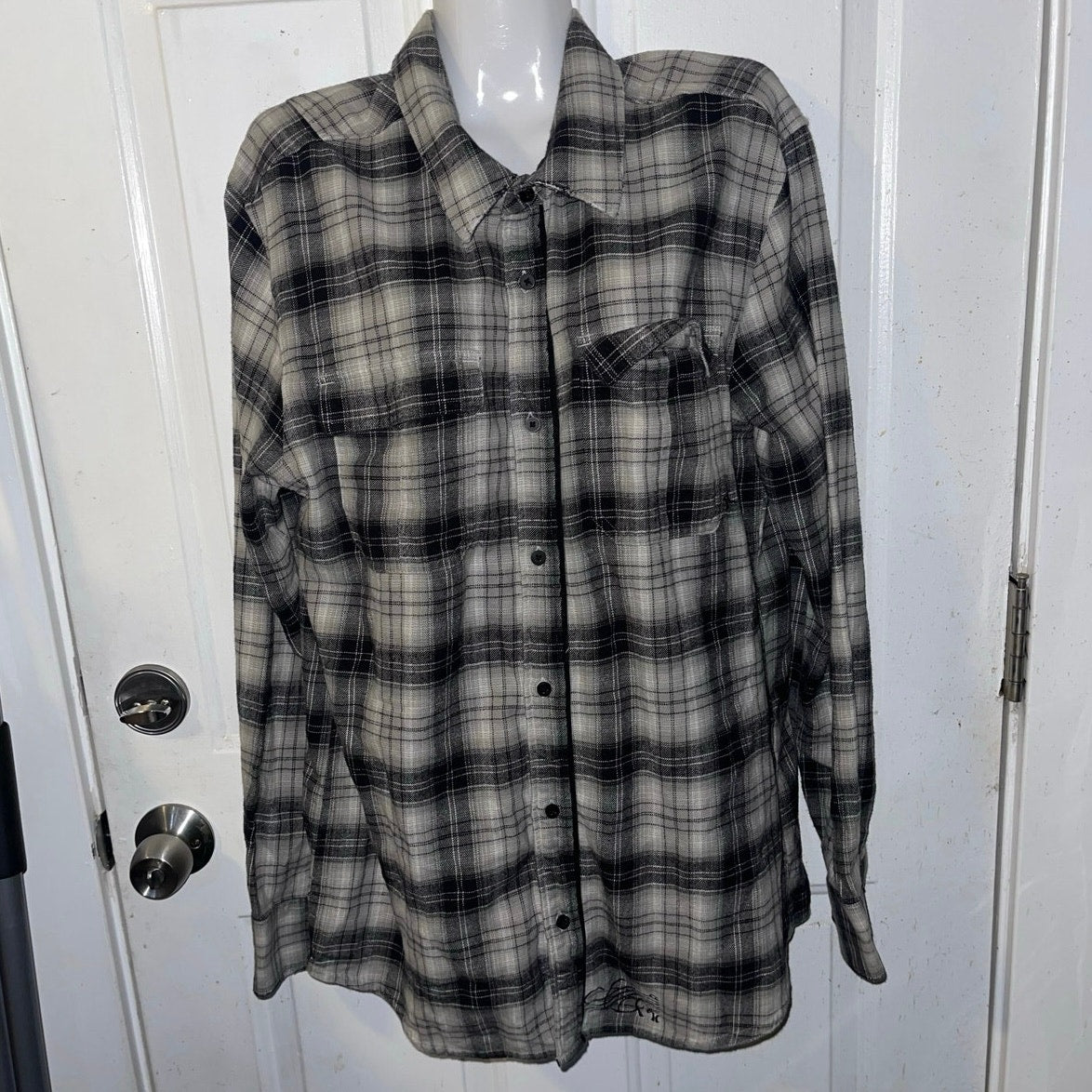 Hurley Classic Fit Flannel Plaid Long sleeve Shirt Size Large