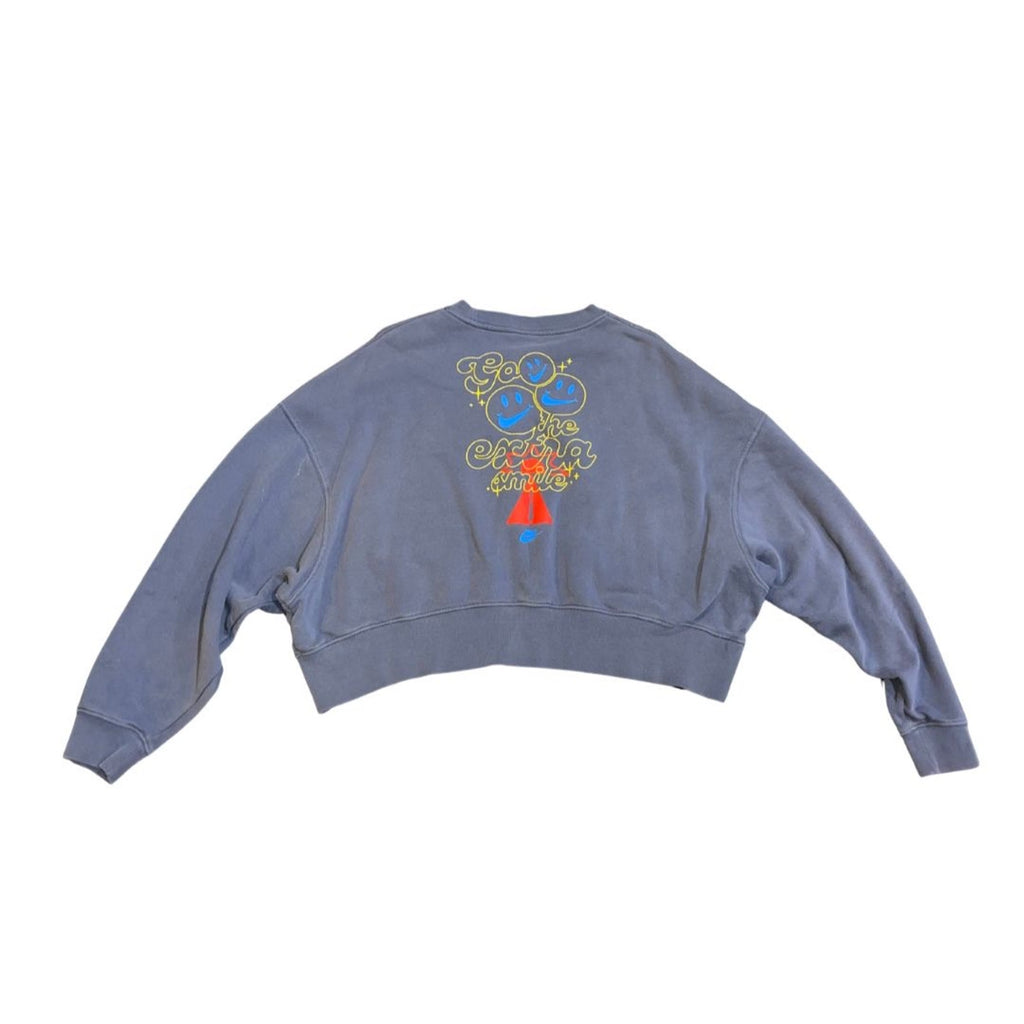 Nike Smile Trend Crewneck Sweater Cropped Size Small Sportswear Fleece
