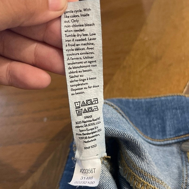 Spanx Pull On Straight Leg Jeans Sculpting Pants Flat Front Tummy Smoothing