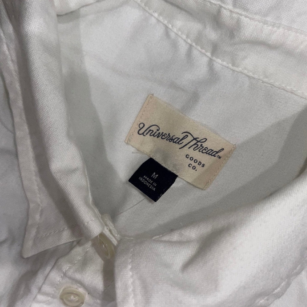 Universal Thread White Button Down Tunic Long Shirt Size Medium NWT Classic