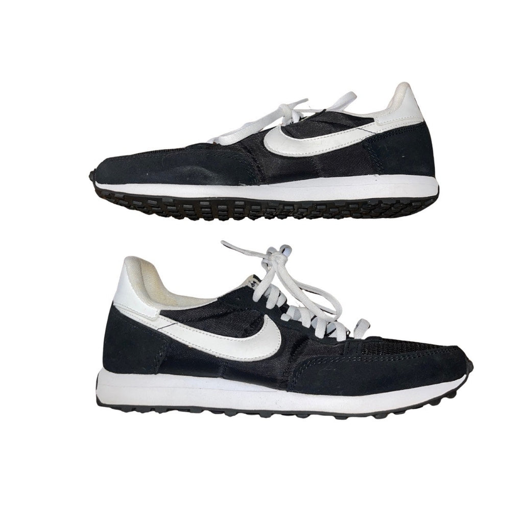 Nike Challenger OG Running Sneakers Black White Women Size 7 Athletic Sports