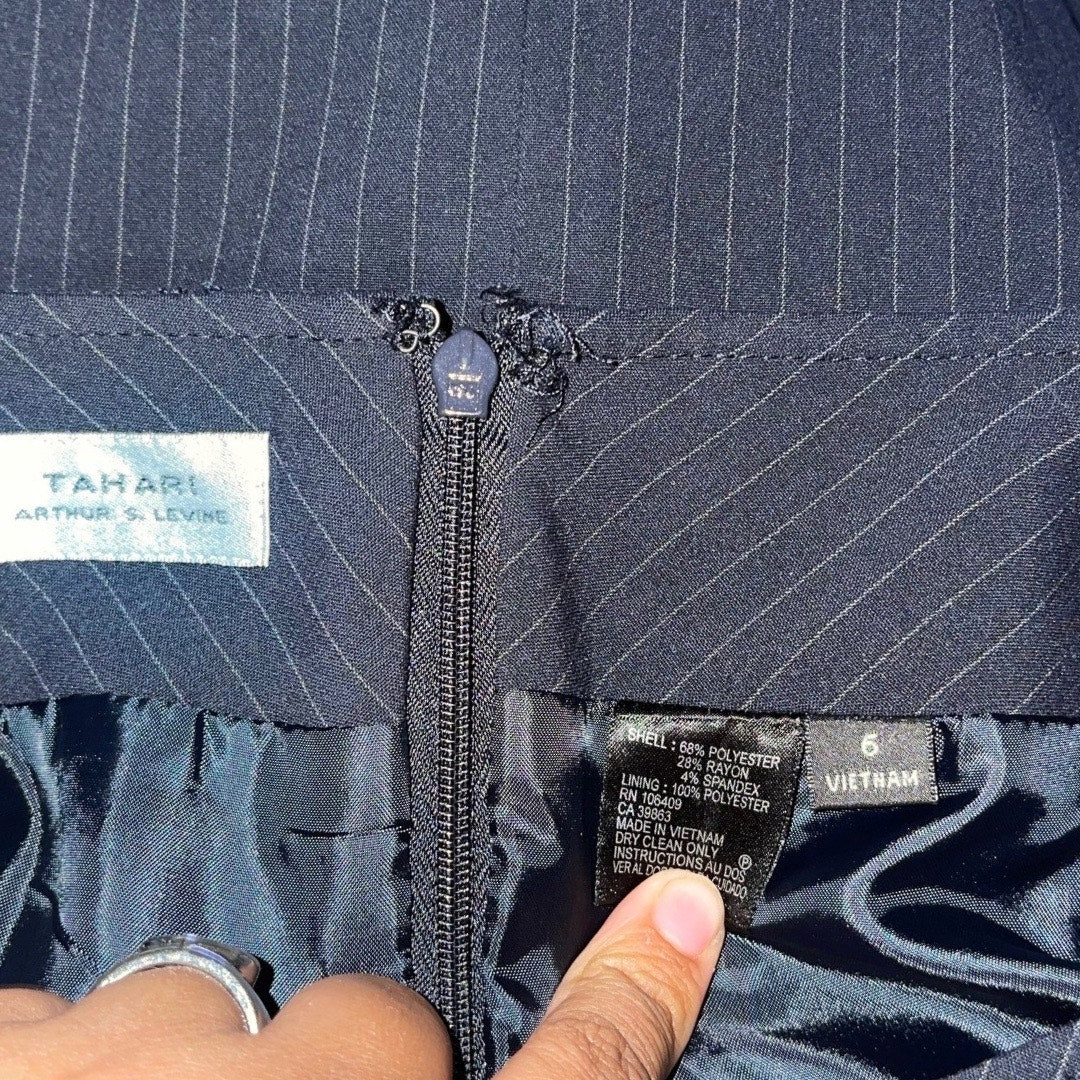 Tahari Women Pinstripe Pencil Skirt Career Wear Size 6