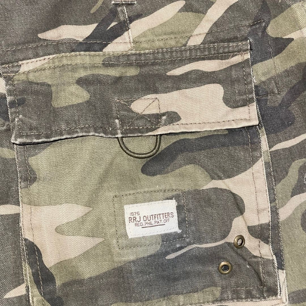 RRJ Outfitters Camouflage Cargo Shorts 90s Y2K outdoors Streetwear Utility SZ 36