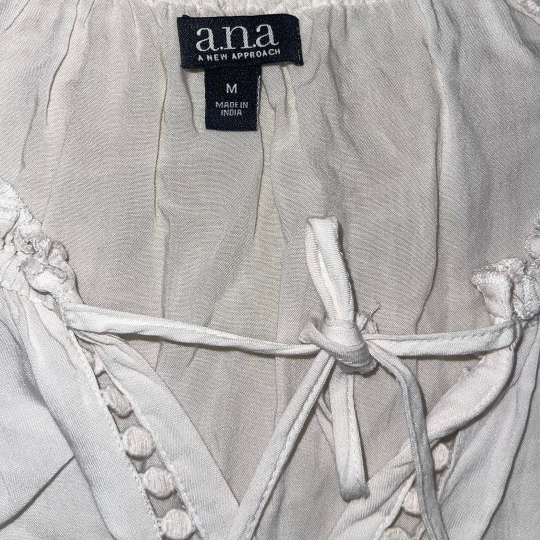 a.n.a A new Approach Embroidered Boho Floral Peasant Blouse SZ M Cottage Artsy