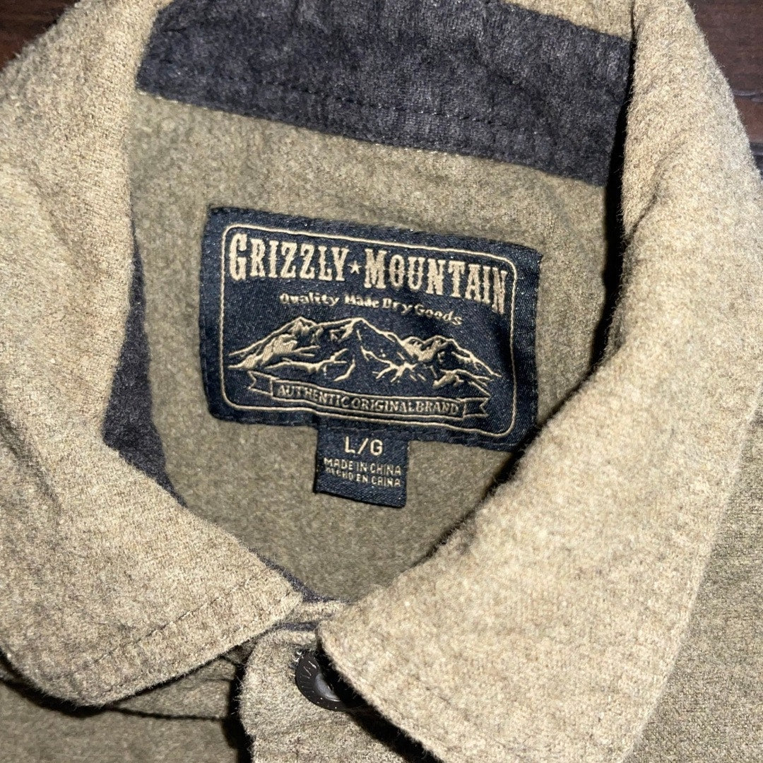 Grizzly Mountain Men's Green Front Pocket Button up Long Sleeve Shirt Size Large