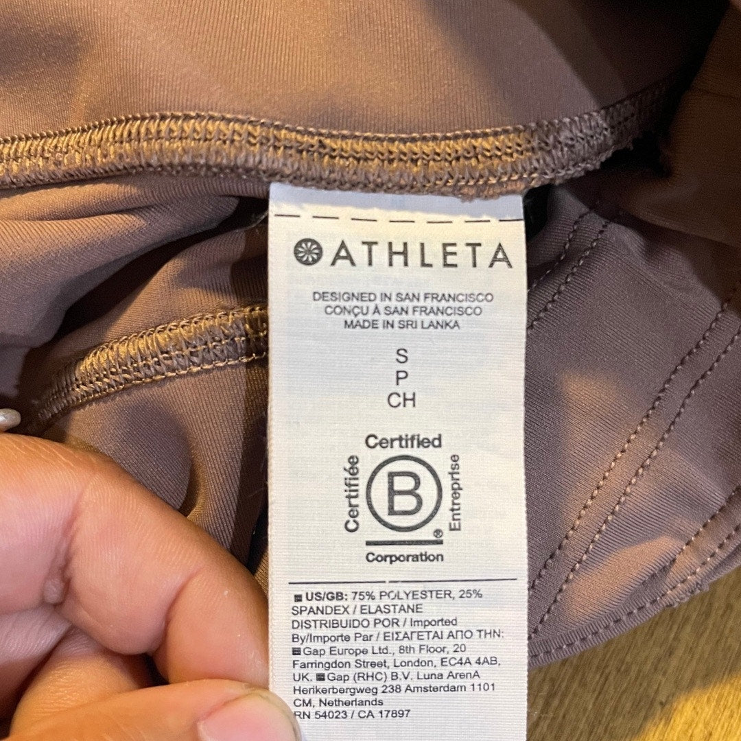 Athleta Ultimate Stash 7" Shorts Size Small High Rise Side Pockets Performance